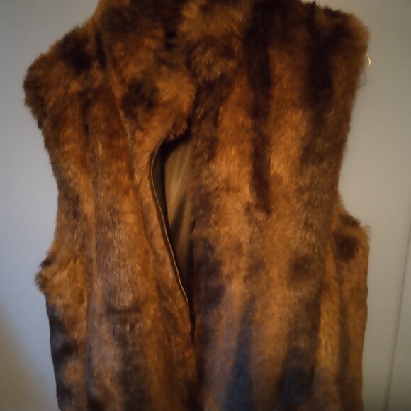 Reversible for vest size large. - Picture 3 of 3